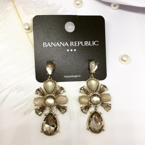 Banana Republic Jewelry - Banana republic Crystal Floral Drop earrings